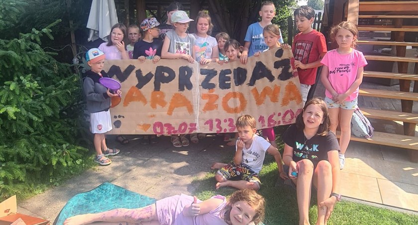 Akcje Charytatywne i Wsparcie, Dzieciaki Łukowa organizują wyprzedaż garażową jutro! - zdjęcie, fotografia