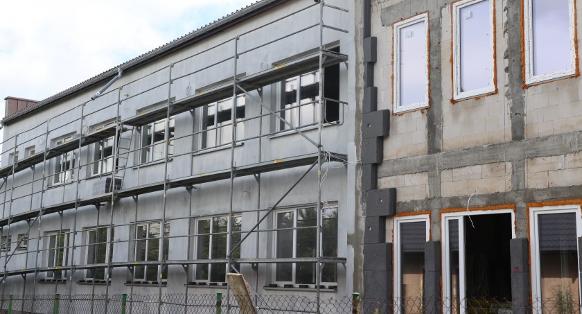 Po rozbudowie Biblioteka w Wojcieszkowie będzie oddana do użytku  w 2024 roku