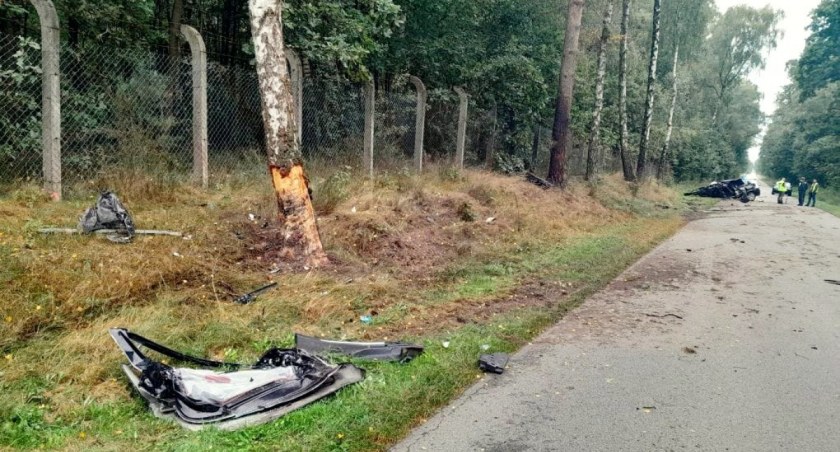 Wypadki, Tragedia drodze powiatowej latek ginie w tragicznym wypadku Jechał pasów! - zdjęcie, fotografia