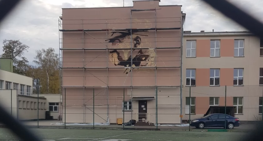 Mural na Szkole Podstawowej nr 3 w Łukowie. Fot. Mayster Tupz