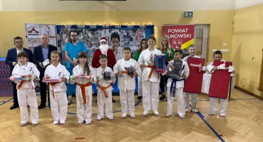 Wiadomości Sportowe, Lukow Karatecy powiatu walczyli turnieju Mikolajkowym - zdjęcie, fotografia