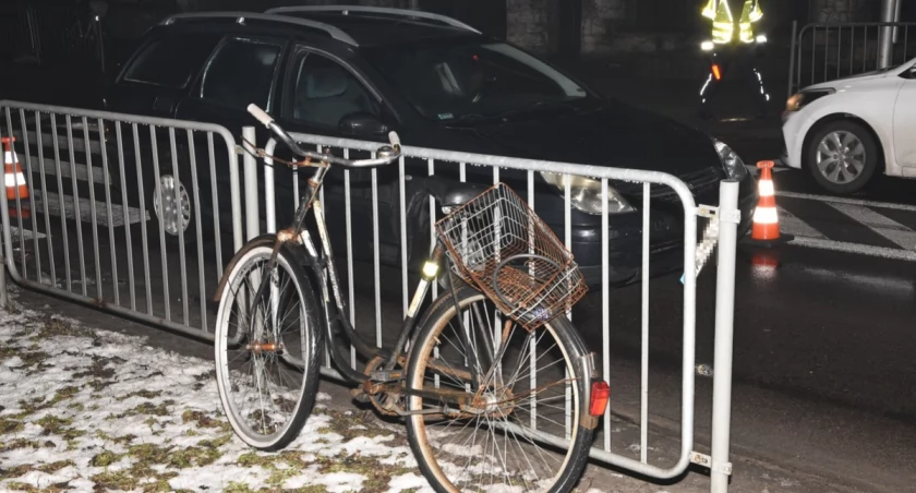 Wypadki, Luków Wypadek drogowy ulicy Wyszyńskiego Pieszego przejściu potrącił Citroen - zdjęcie, fotografia