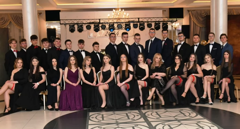 Pogoda , Studniówka Łukowie Medyk! (Zdjęcia Grupowe) - zdjęcie, fotografia