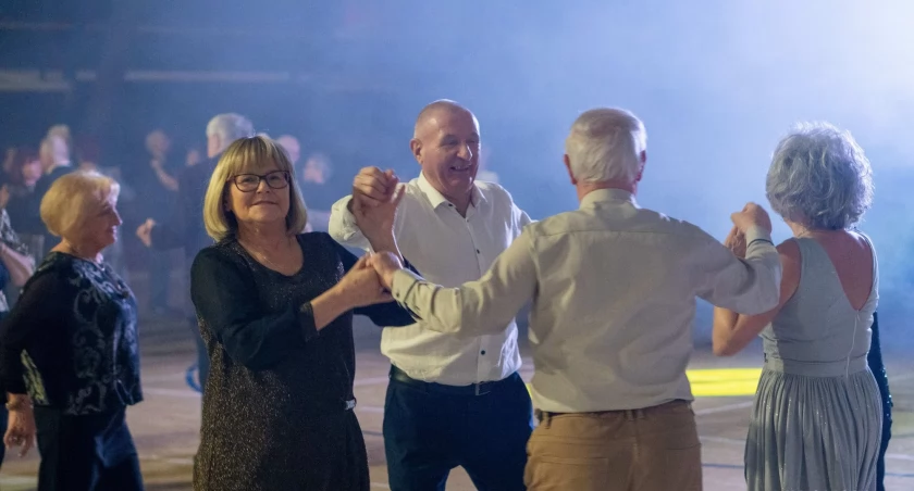 Pogoda , Łuków Miejska potańcówka seniorów (FOTO) - zdjęcie, fotografia