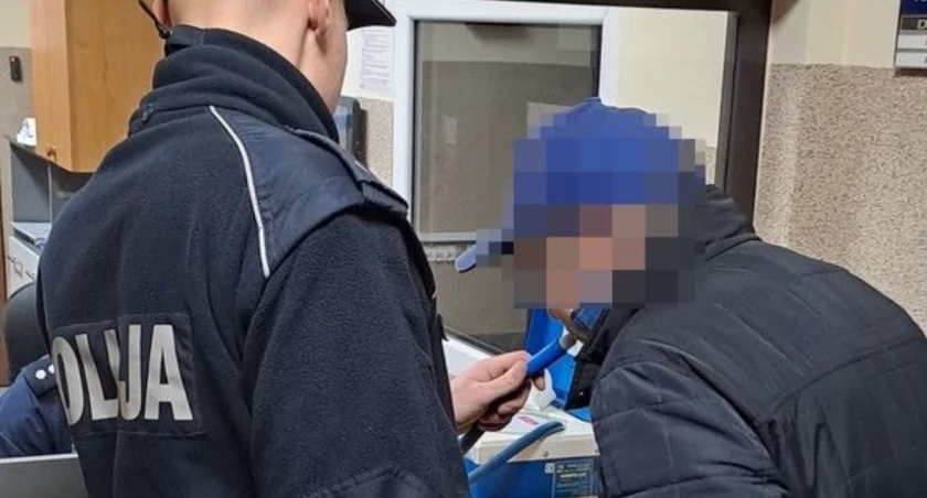 Przestępczość, Dąbie latek promilami alkoholu organizmie stracił prawo jazdy - zdjęcie, fotografia