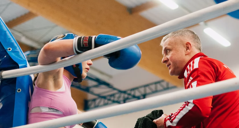 Sukcesy sportowe, Reprezentacja Łuków zdobywa medale Mistrzostwach Polski Kickboxingu sukcesy okiem trenera Pawlikowskiego - zdjęcie, fotografia