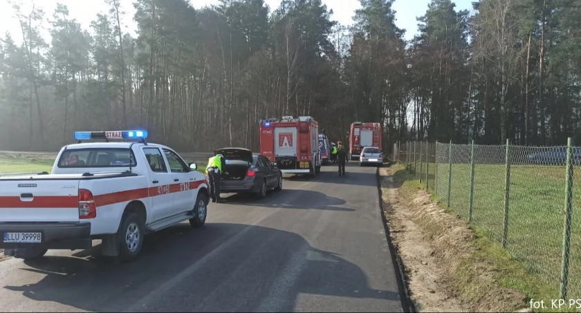 Wypadki, Wypadek Rolach osoby poszkodowane! - zdjęcie, fotografia
