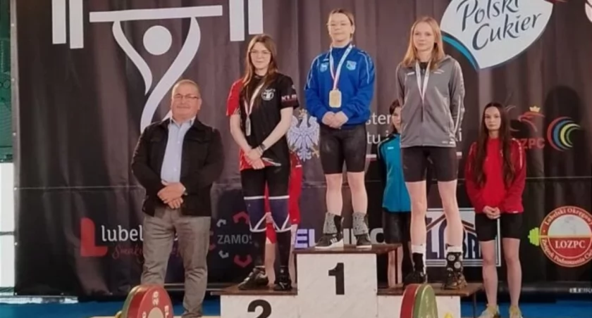 Pogoda , Mistrzostwa Polski Juniorek Juniorów Podnoszeniu Ciężarów Zamość Julia Linkiewicz gwiazdą zawodów! - zdjęcie, fotografia