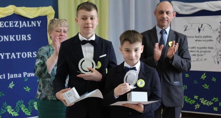 Fot: Szkoła Podstawowa im. Świętego Jana Pawła II w Wólce Domaszewskiej