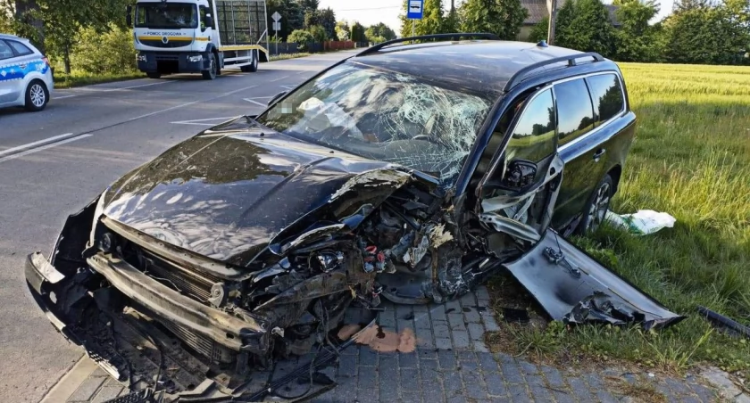 Wypadki, latek Łukowa pijaku rozbił drzewie! - zdjęcie, fotografia