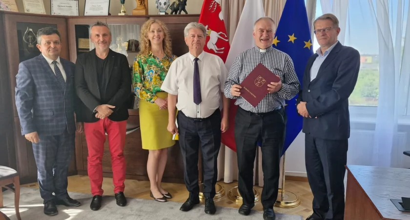 Kościół i Religia, Podpisanie umowy remont klasztoru pobernardyńskiego Łukowie - zdjęcie, fotografia