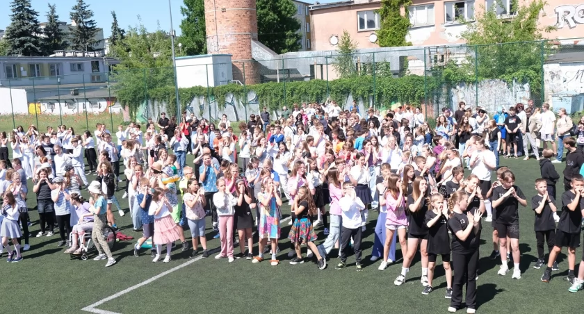Pogoda , Impreza Integracyjna „Płyniemy razem…” Szkole Podstawowej Łukowie - zdjęcie, fotografia