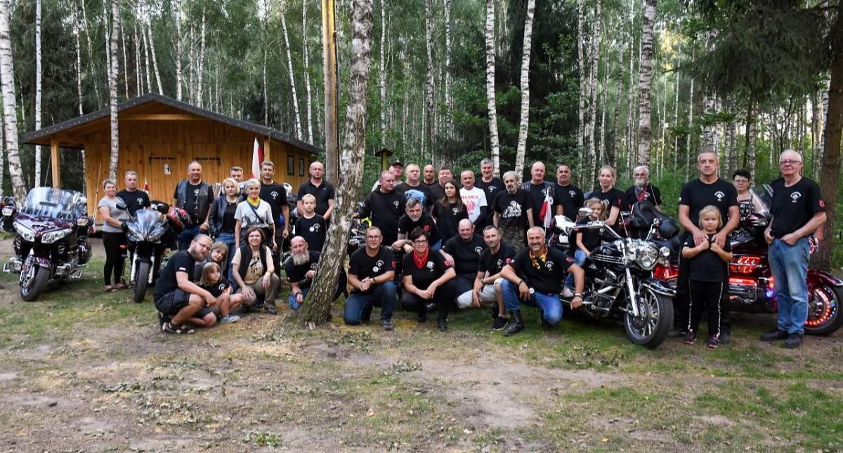 Pogoda , Motoweterani Lukowa uczcili pamiec Powstancow Warszawskich (FOTO) - zdjęcie, fotografia