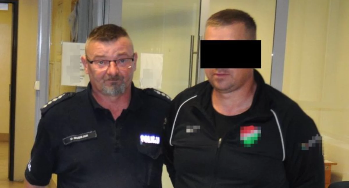 Policja, latek zatrzymany groźby znieważenie komornika sądowego - zdjęcie, fotografia