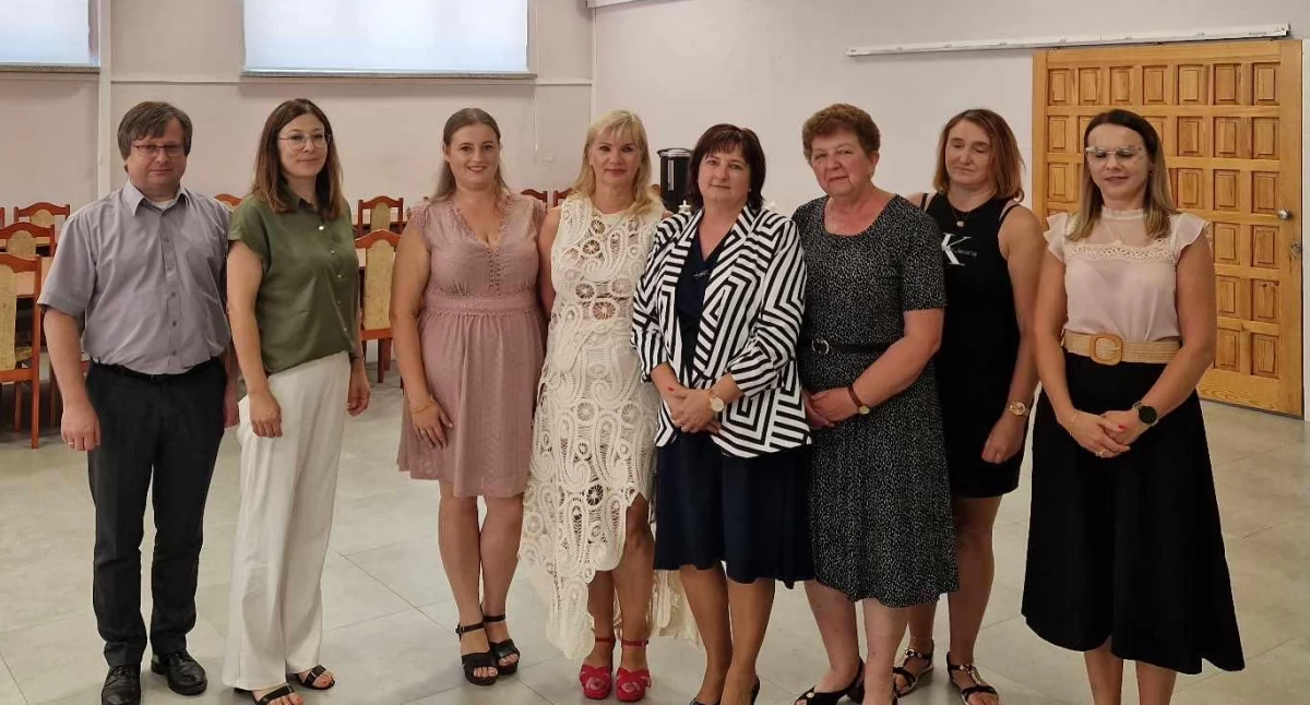 Szkolnictwo, dyrektor Szkoły Podstawowej Kopernika Wandowie - zdjęcie, fotografia