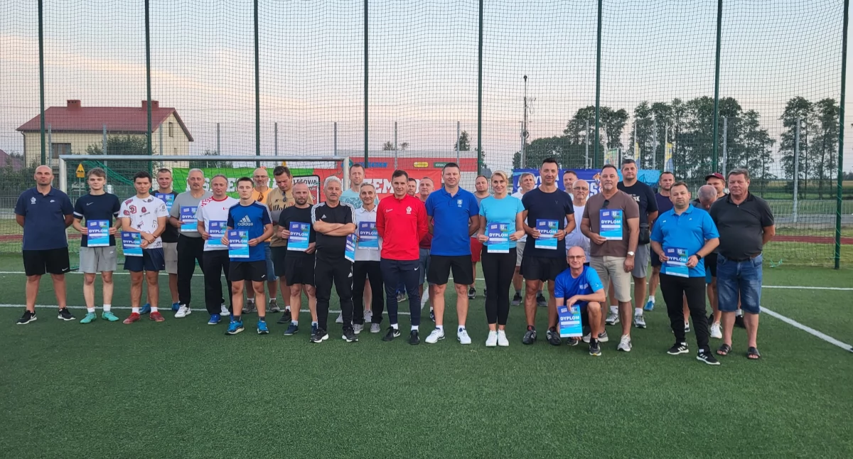 Wiadomości Sportowe, Dzień piłką nożną szkolenie Aktywna Szkoła Trzebieszowie - zdjęcie, fotografia