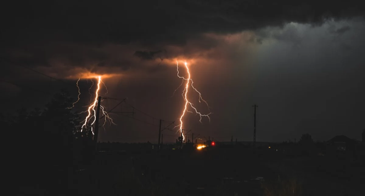 Pogoda , powiatów zagrożonych burzami ostrzega Instytut Meteorologii Gospodarki Wodnej (IMGW) - zdjęcie, fotografia