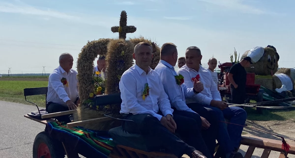 Konkursy, Sarnów będzie reprezentował Powiat Łukowski Dożynkach Wojewódzkich - zdjęcie, fotografia