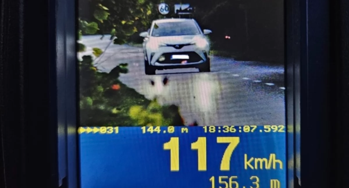 Pędziła 117 km/h w obszarze zabudowanym. Straciła prawo jazdy i musi zapłacić 2000 zł mandatu.