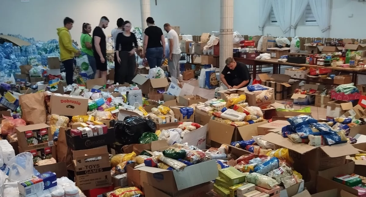 Akcje Charytatywne i Wsparcie, Wólce Świątkowej będą pakować powodzian Koło Gospodyń zaprasza pomocy! - zdjęcie, fotografia