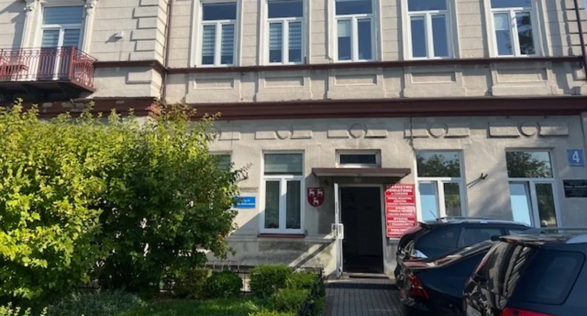 Budynek przy ul. Czerwonego Krzyża w Łukowie