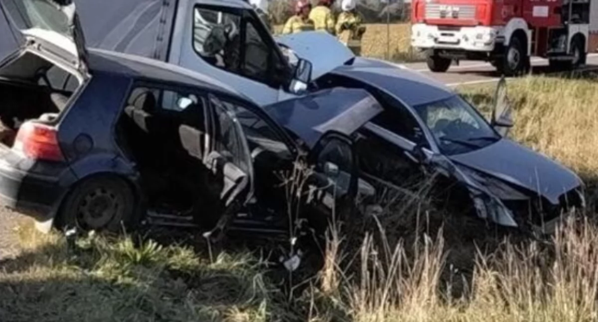 Wypadki, Wypadek Pijany kierowca spowodował zderzenie trzech pojazdów szpitala trafiły dzieci - zdjęcie, fotografia
