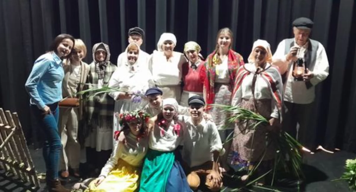 Informacje kulturalne, Zespół Obrzędowy „Zawsze Razem” Gułowskiej wraca nagrodą Ogólnopolskiego Sejmiku Teatrów Polskiej!   - zdjęcie, fotografia
