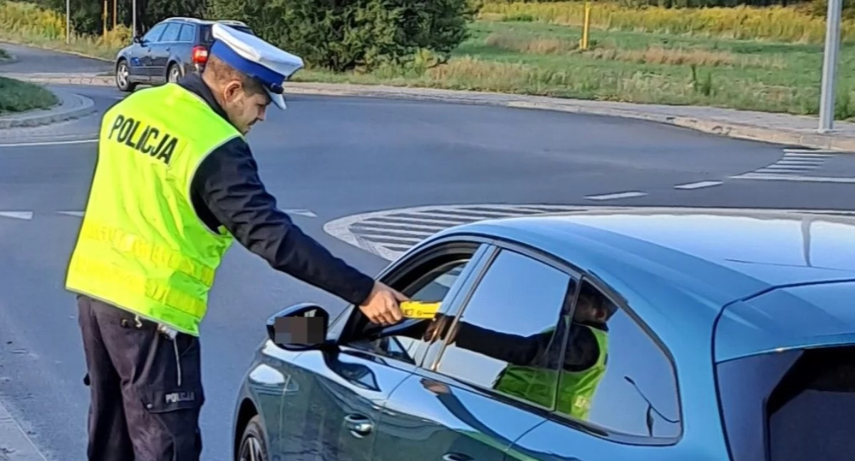 Przestępczość, Łuków latek prawa jazdy zatrzymany podczas akcji policji kontroli pijanych - zdjęcie, fotografia