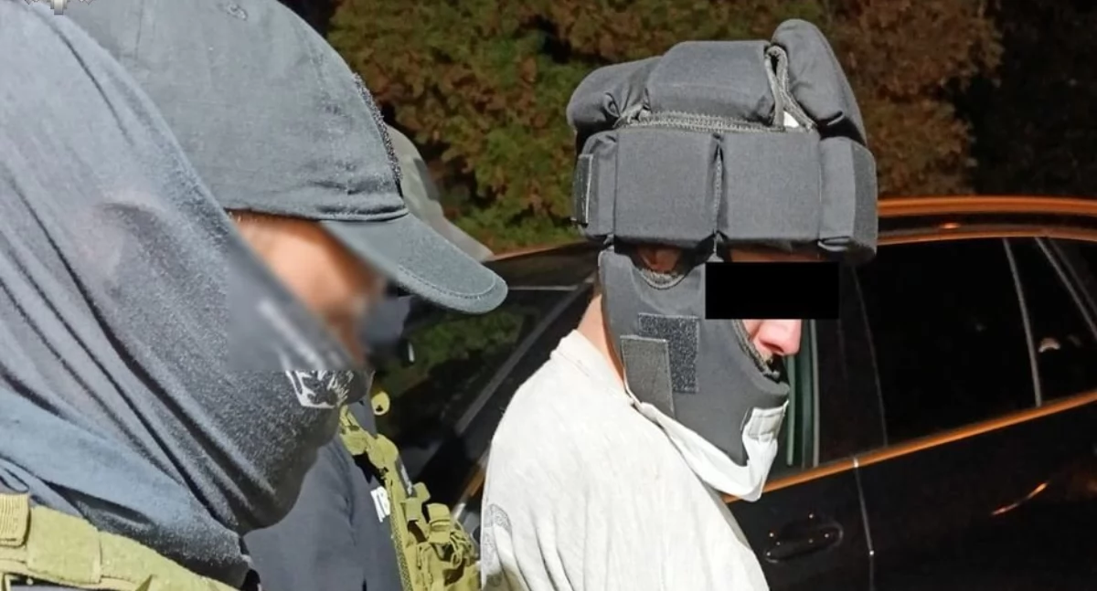Przestępczość, Podejrzany podwójne zabójstwo zatrzymany dramatycznej obławie Uciekinier schwytany poddaszu - zdjęcie, fotografia