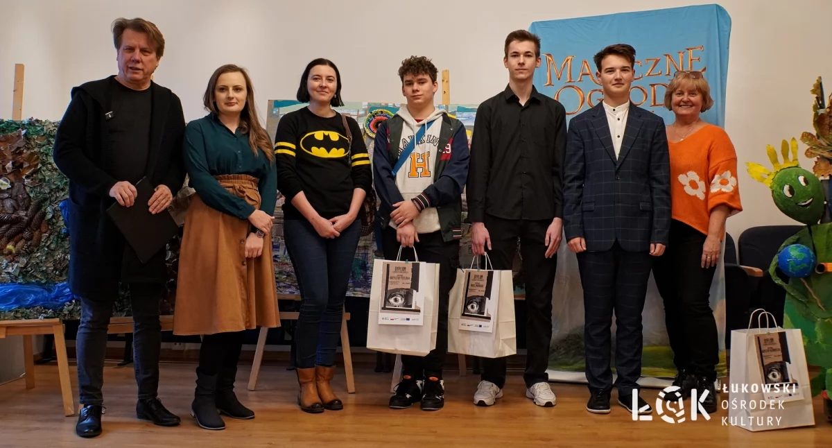 Informacje kulturalne, Maciej Makowski zgarnia pierwsze miejsce! laureaci konkursu Piękna Bestia - zdjęcie, fotografia