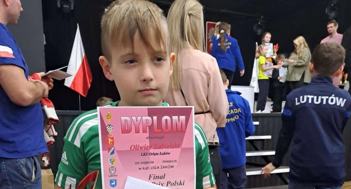 Sukcesy sportowe, Oliwier Zabielski zdobywa brązowy medal Grand Polski warcabach - zdjęcie, fotografia
