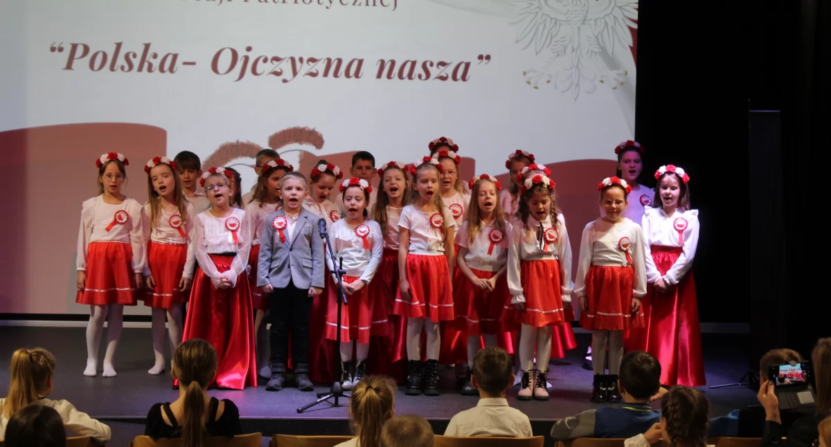 fot. Dom Kultury-Pomnik Czynu Bojowego Kleeberczyków w Woli Gułowskiej