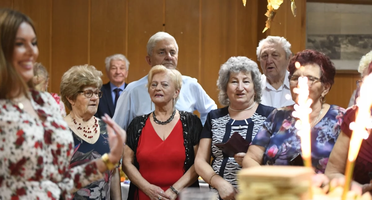 Informacje kulturalne, Seniorzy Klubu „Raj” bawili Andrzejkach! (GALERIA) - zdjęcie, fotografia