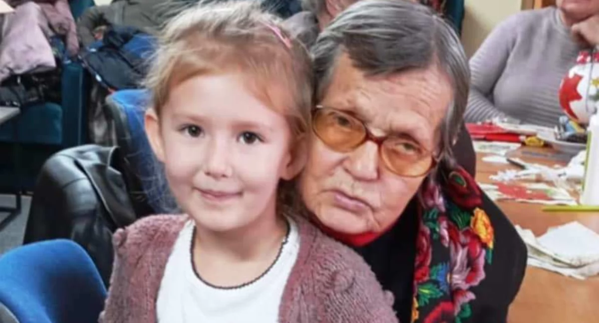 Informacje kulturalne, ŚWIĄTECZNA MAGIA OSZCZEPALINIE! PRZEDSZKOLAKI SENIORZY TWORZĄ WYJĄTKOWE BOMBKOWE CUDA!  - zdjęcie, fotografia