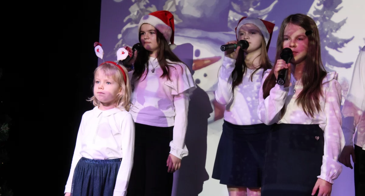 fot. Dom Kultury-Pomnik Czynu Bojowego Kleeberczyków w Woli Gułowskiej