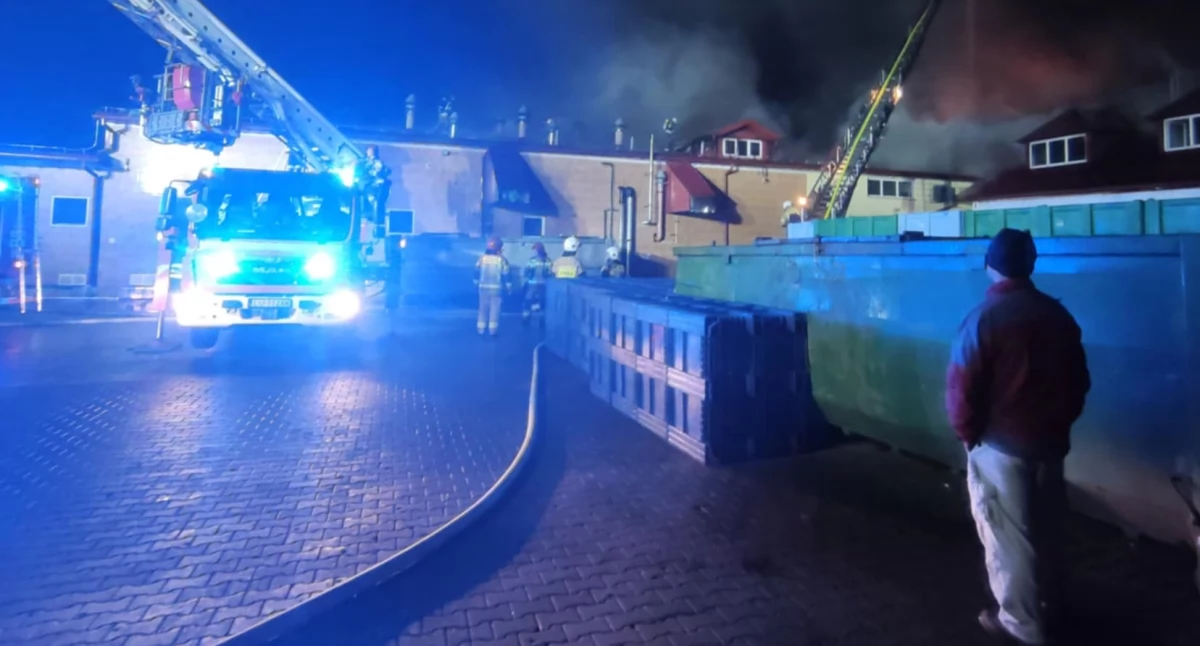 Straż Pożarna, Dramat właścicieli załogi Straty poważne Pożar Zakładów Mięsnych Starych Kobiałkach - zdjęcie, fotografia
