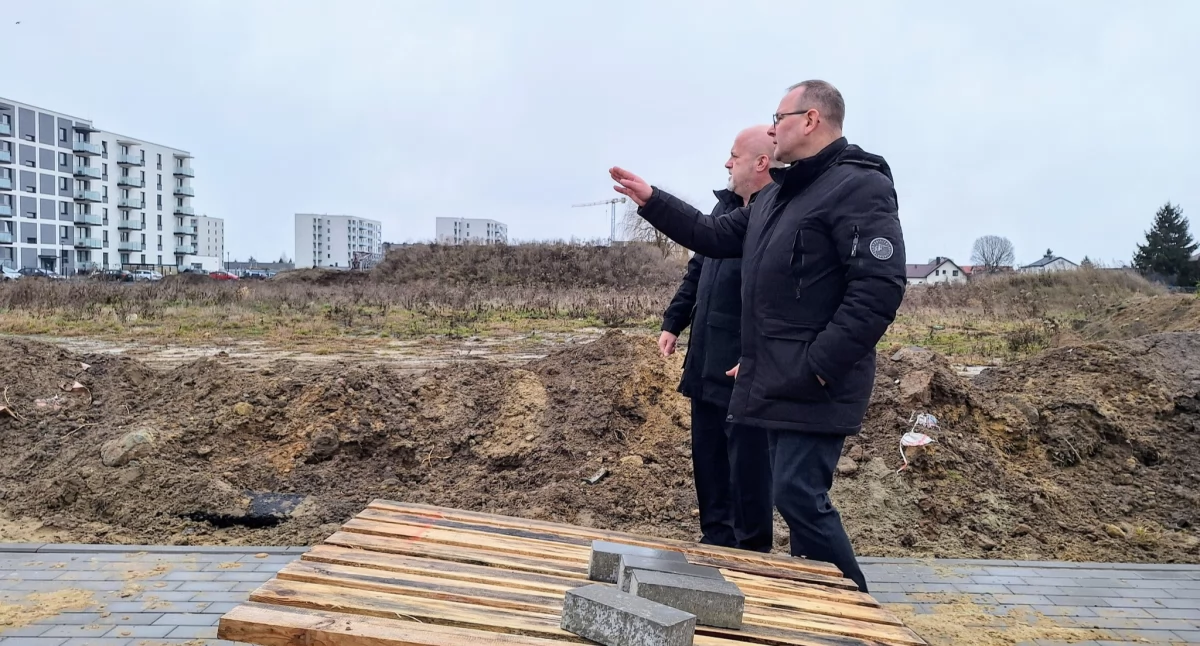 Inwestycje, Piotr Płudowski informuje Lubelskie kolejnym etapie realizacji inwestycji mieszkaniowej Łukowie - zdjęcie, fotografia