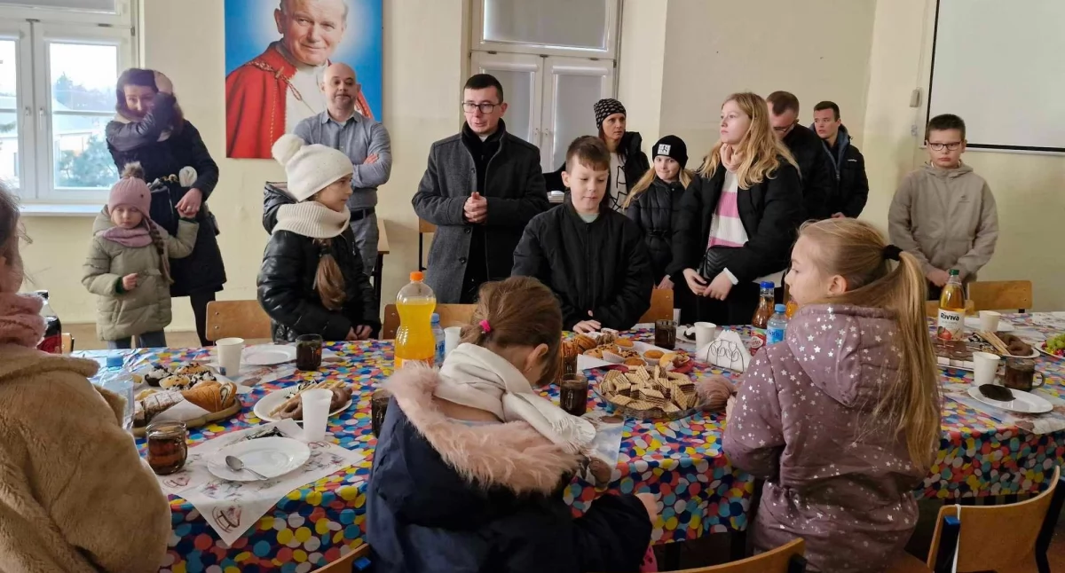 fot. Schola Dziecięca Promyczki - Parafia Podwyższenia Świętego Krzyża w Łukowie/Facebook