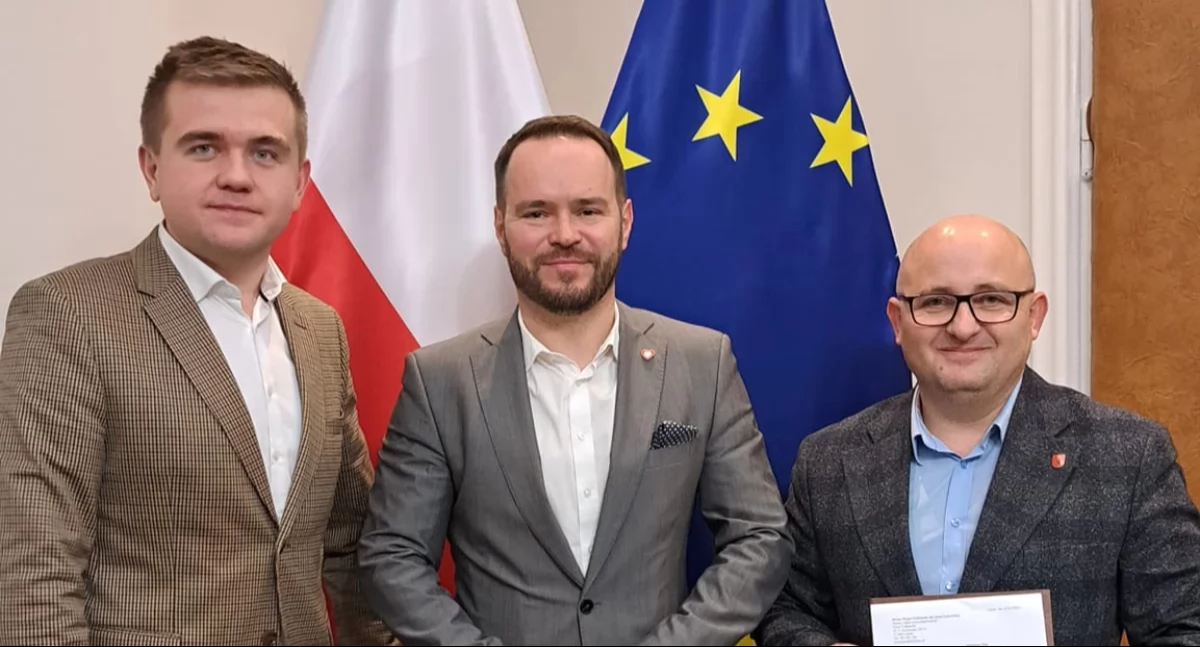 Paszport w Łukowie? Szansa na terenowy punkt coraz bliżej! (fot. Razem Ponad Podziałami/Facebook)