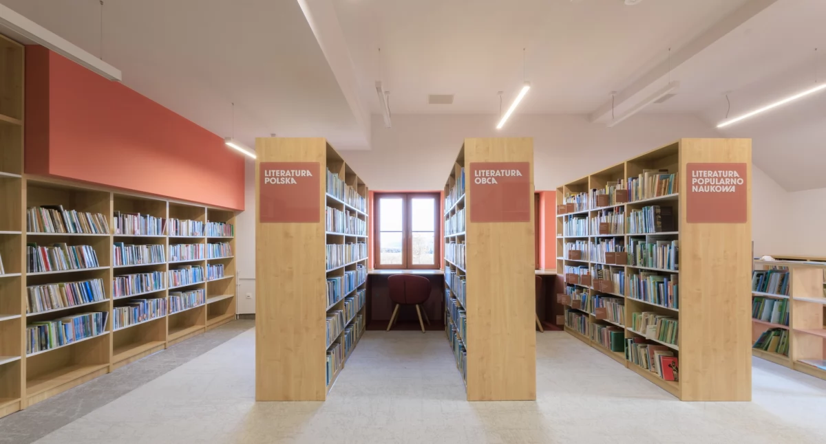 fot. Dom Kultury-Pomnik Czynu Bojowego Kleeberczyków w Woli Gułowskiej