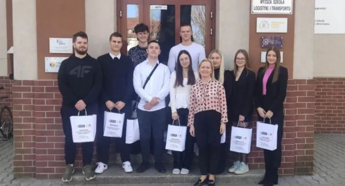 Szkolnictwo, Młodzi logistycy podium! Sukces uczniów Zespołu Szkół Ogólnopolskiej Olimpiadzie Logistycznej - zdjęcie, fotografia