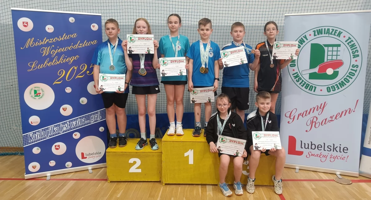 Sukcesy sportowe, SZEŚĆ MEDALI TENISISTÓW GMINY KRZYWDA! SUKCESY MISTRZOSTWACH WOJEWÓDZTWA - zdjęcie, fotografia