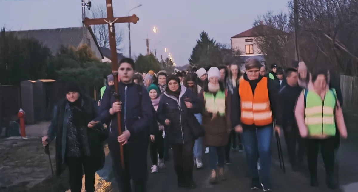 Kościół i Religia, Droga Krzyżowa Adamowa Gułowskiej modlitwa wspólnota wiara - zdjęcie, fotografia