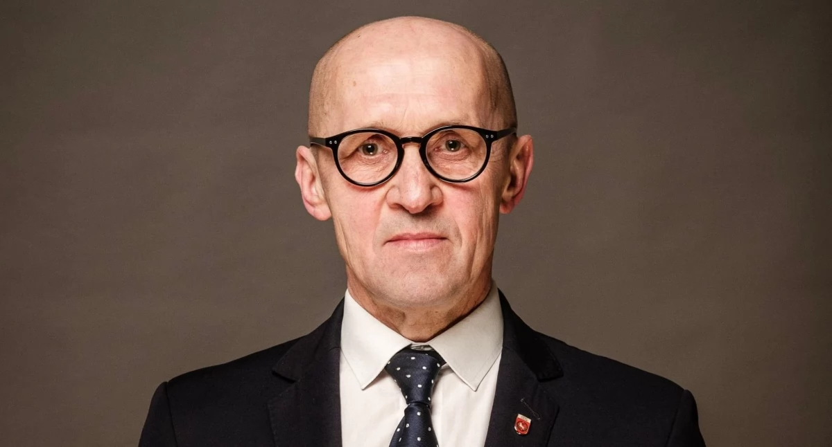 Polityka, Azbestowa bomba posesjach Wójt apeluje rządu ostrzega mieszkańców! - zdjęcie, fotografia