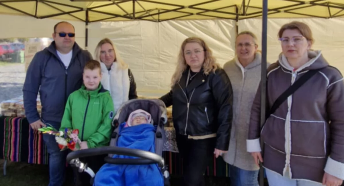 Akcje Charytatywne i Wsparcie, Staninei charytatywny kiermasz ciast Sylwii Stankiewicz (FOTO) - zdjęcie, fotografia