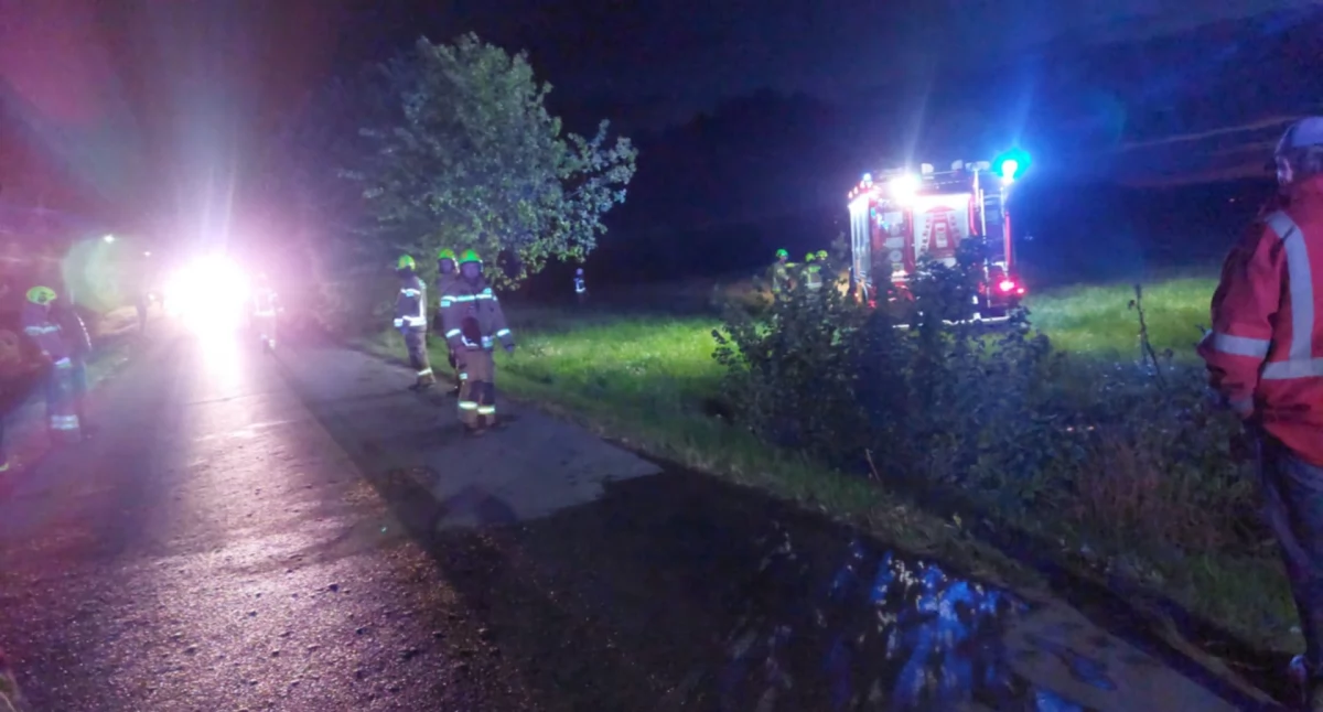 Wypadki, Poważny wypadek trasie Ciechomin Stoczek Łukowski Wezwano śmigłowiec - zdjęcie, fotografia