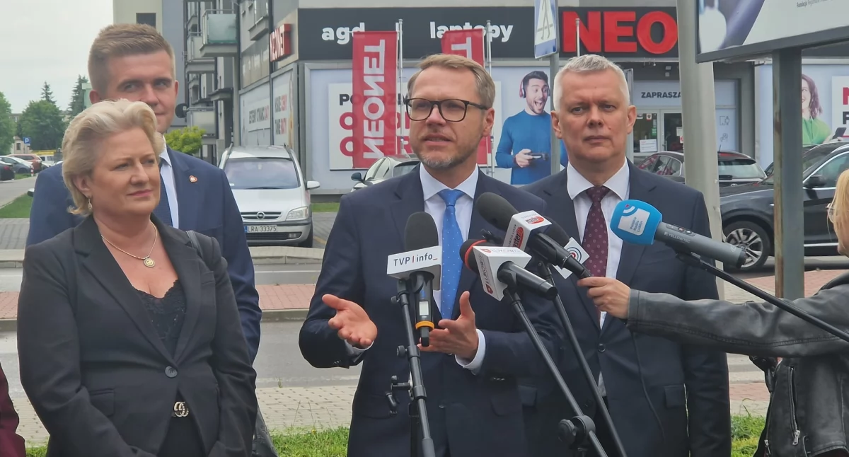 Polityka, Poseł Michał Krawczyk Łukowie Trzaskowski doświadczenie Nawrocki żadnego - zdjęcie, fotografia