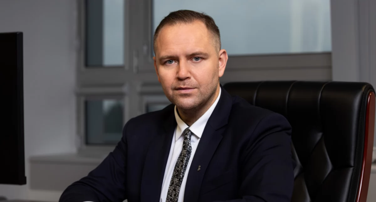 Polityka, Zwrot wyborach prezydenckich Karol Nawrocki wygrywa według poll! - zdjęcie, fotografia