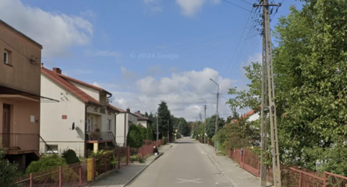 Ul. Szkolna w Adamowie (fot. Google Maps)
