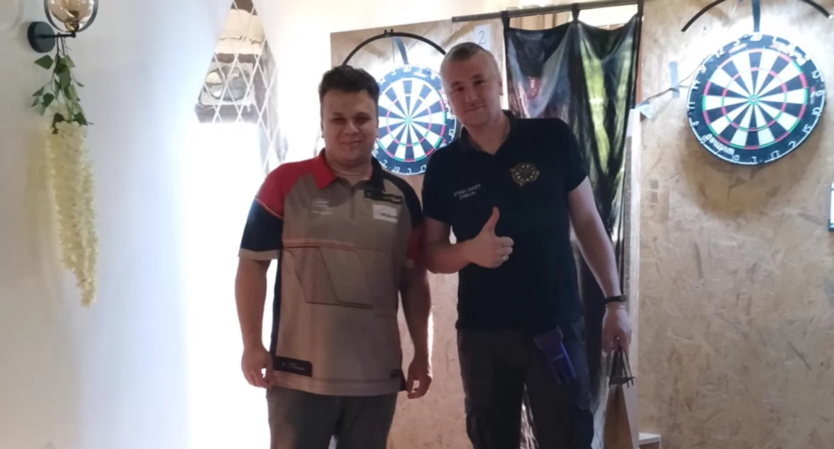 Sukcesy sportowe, Emocje tarczy Łukowie Szymon Górski wygrywa Turniej Darta - zdjęcie, fotografia